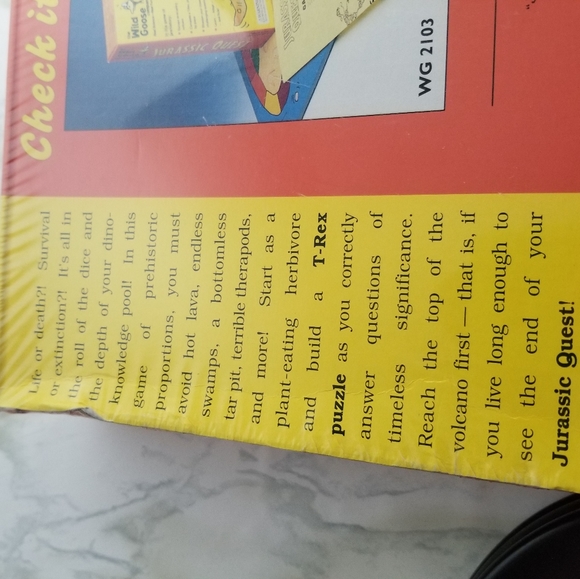 Jurassic Quest Game - Picture 4 of 5